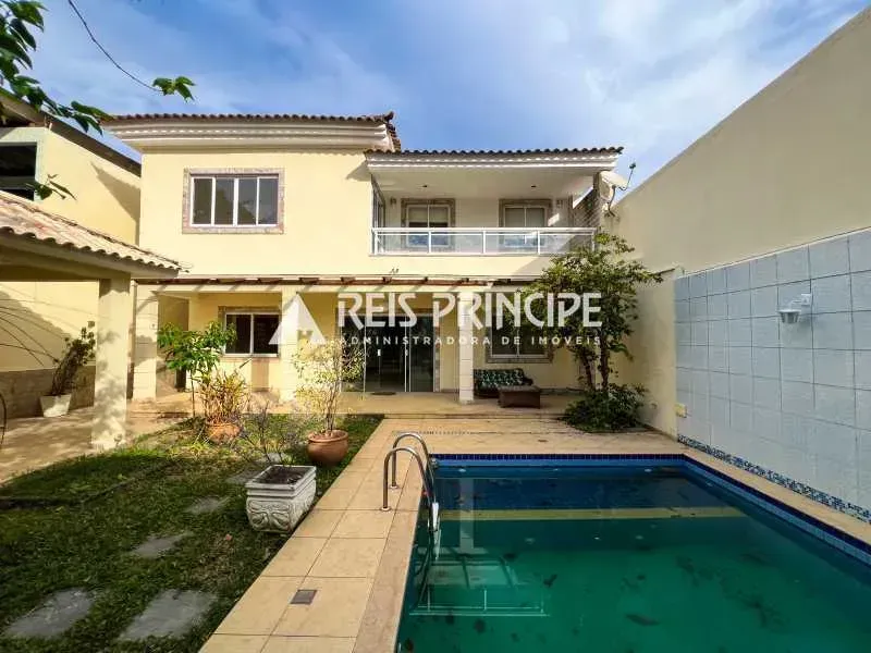House with 4 bedrooms and 5 bathrooms and 5 parking spots — photo 4