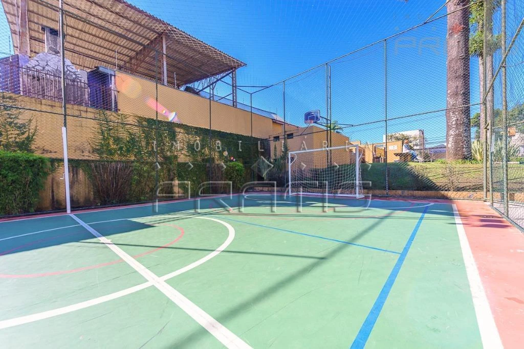 2-bedroom apartment with 1 en-suite bath and 1 parking spot