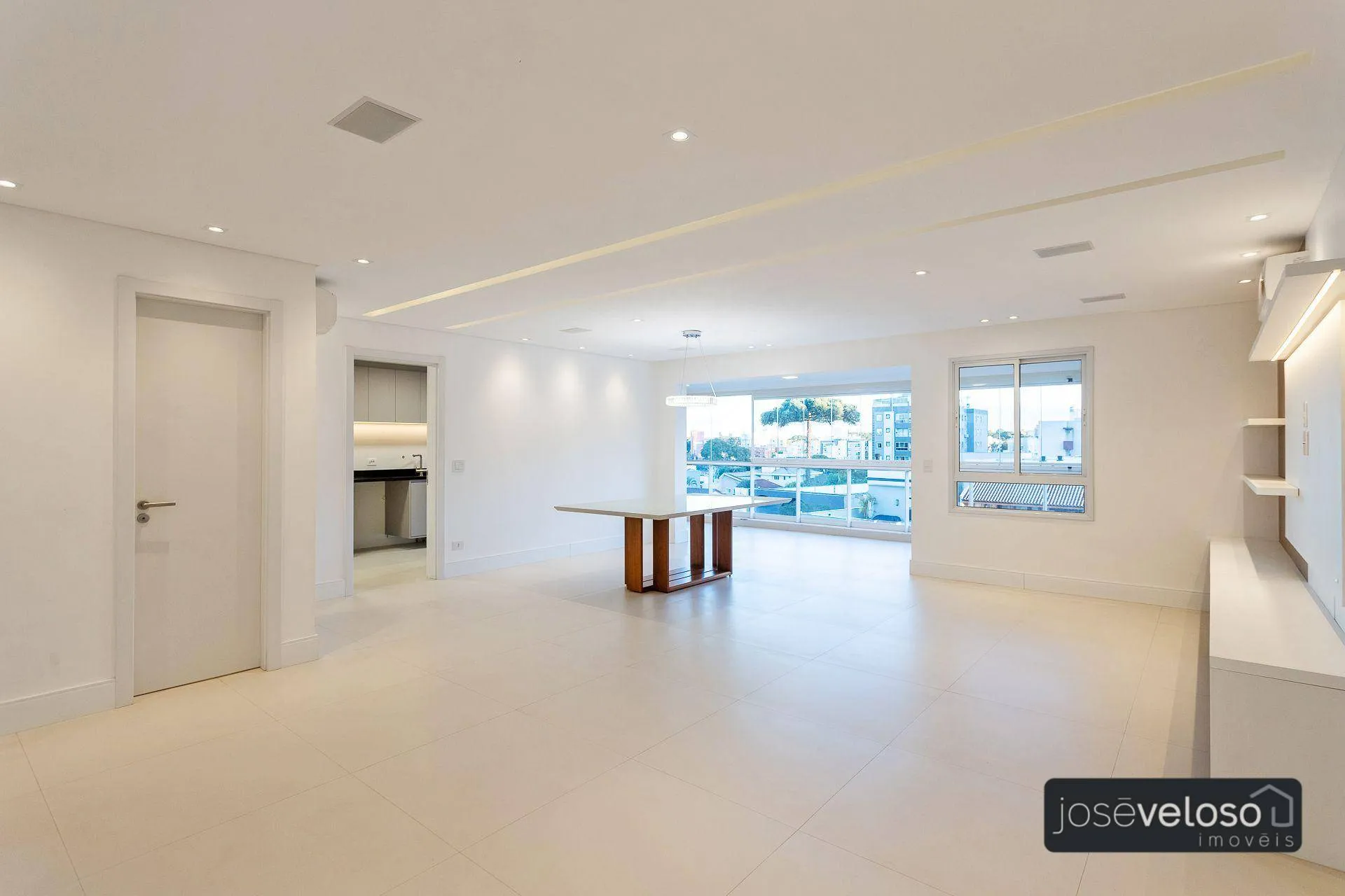 Apartment with open-plan kitchen and 4 bedrooms, 297 m² — photo 6