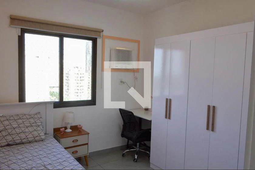 3-bedroom apartment in a building with a gym — photo 3