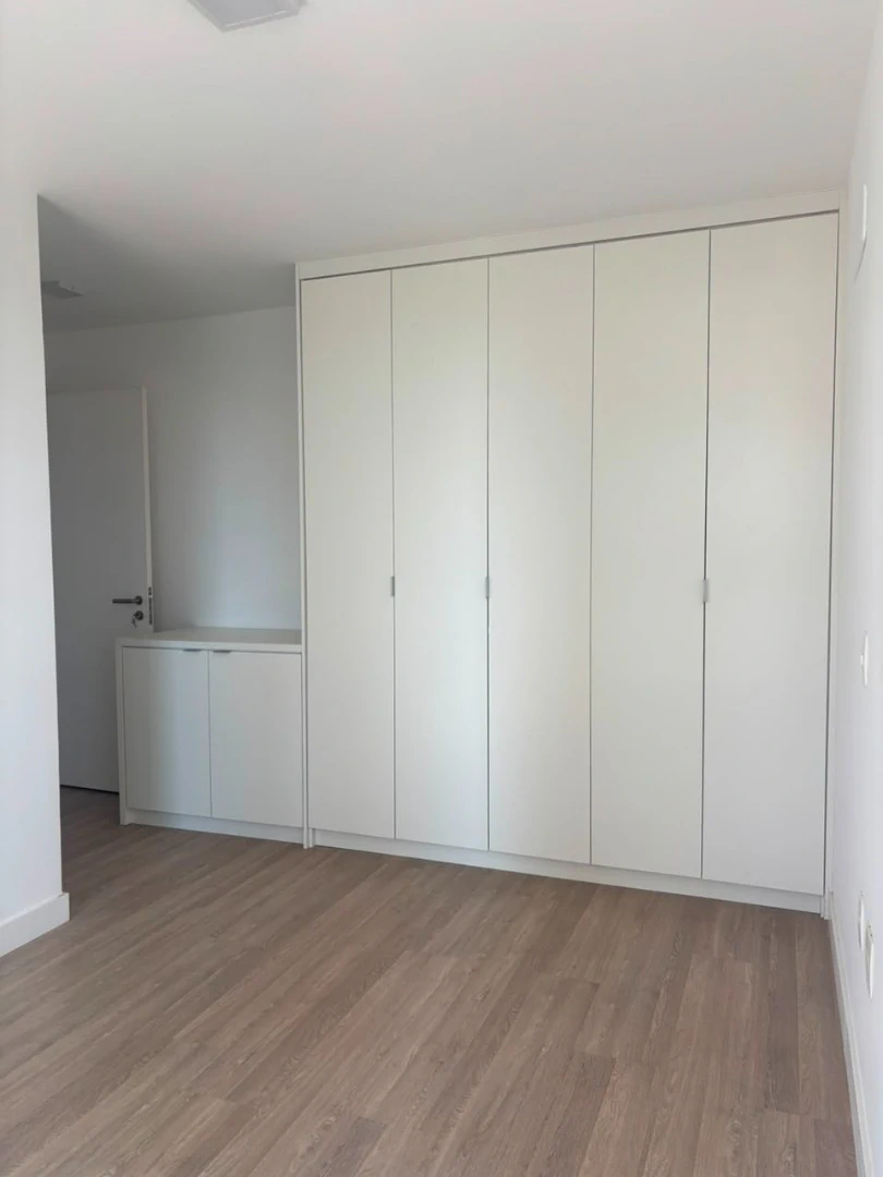 2-bedroom apartment with open kitchen and gourmet balcony — photo 8