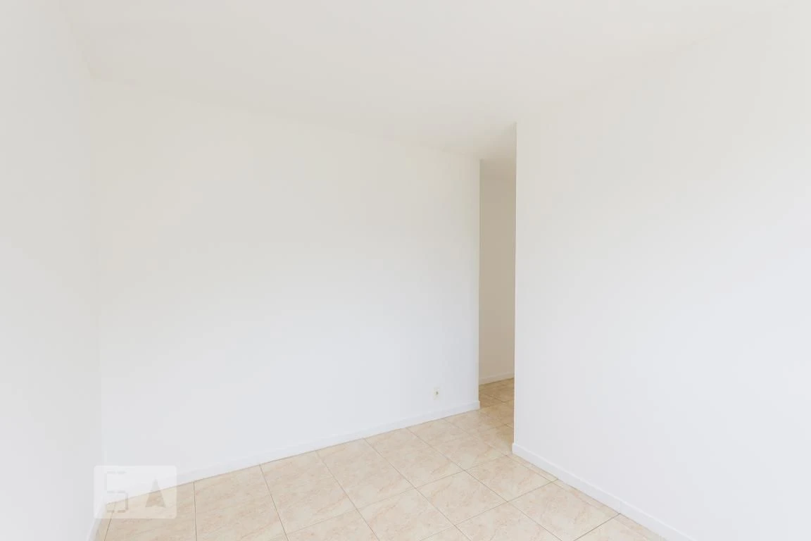 2-bedroom apartment in a building with a pool — photo 35