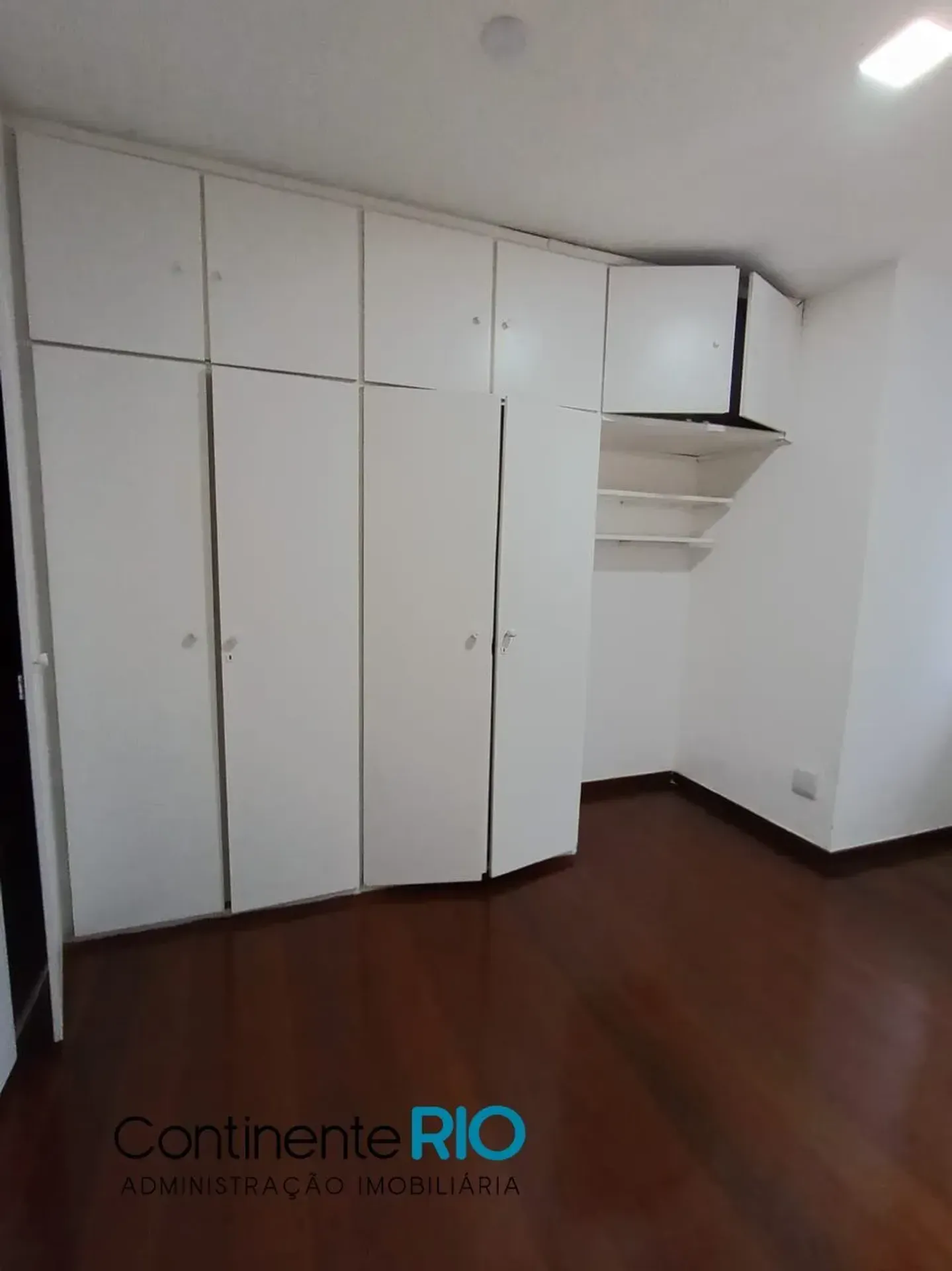 Ванна та 4 спальні: квартира 200 м² — photo 24