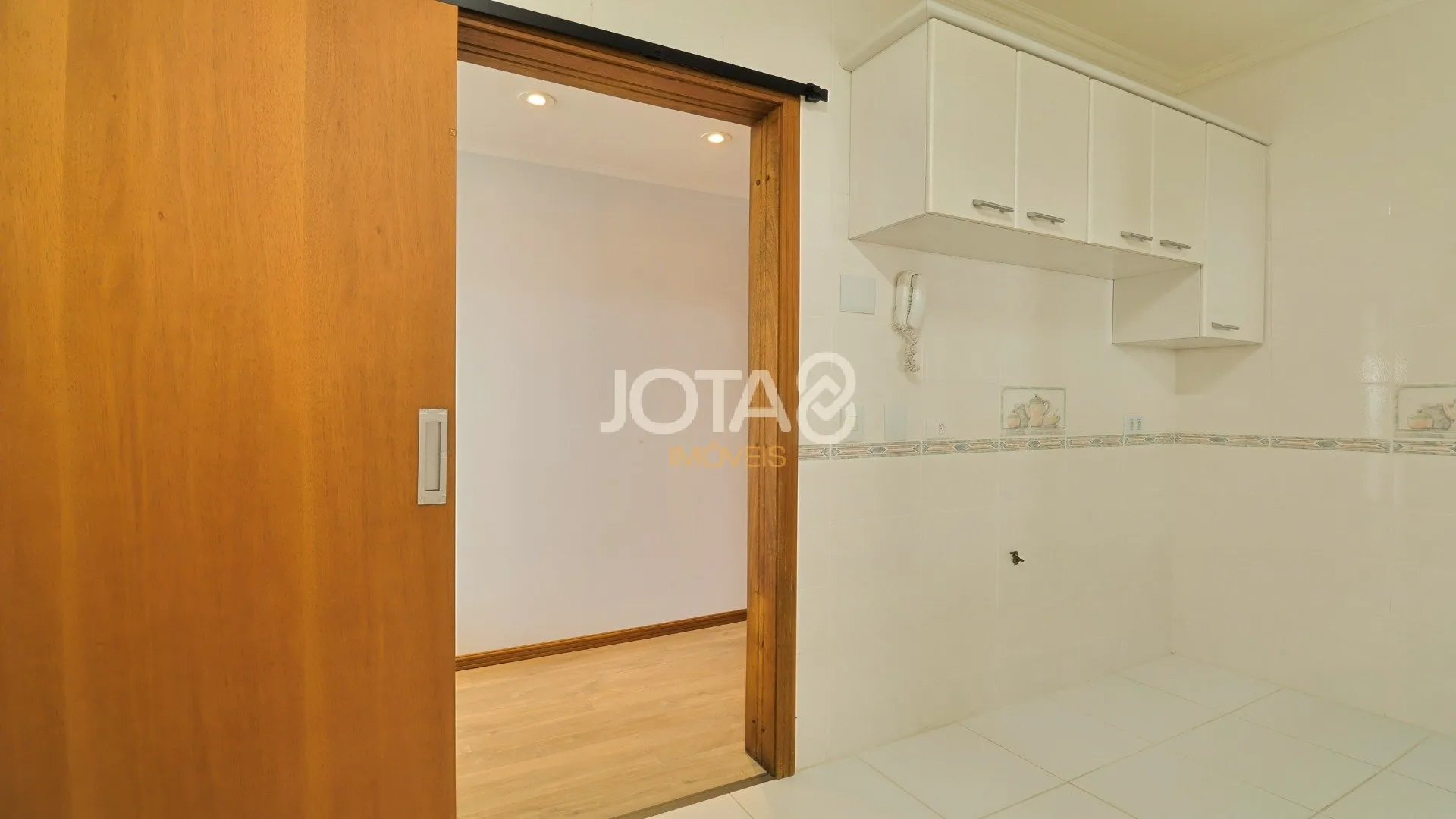 112 m² apartment with 3 bedrooms and a balcony — photo 15