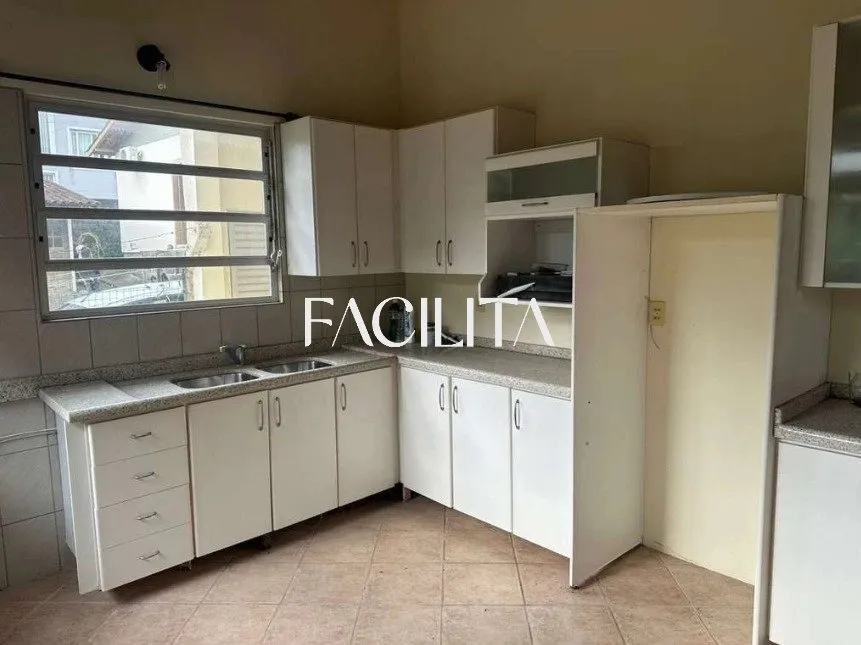 House with 3 bedrooms and a private garden — photo 3