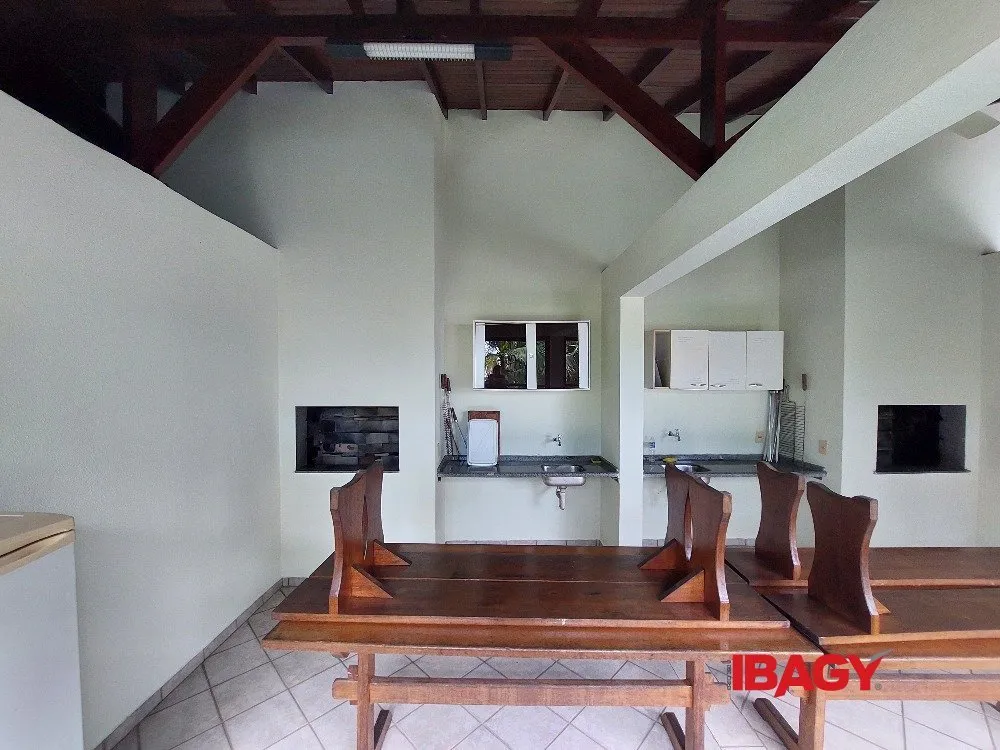Furnished apartment with 2 bedrooms and 71 m² — photo 19