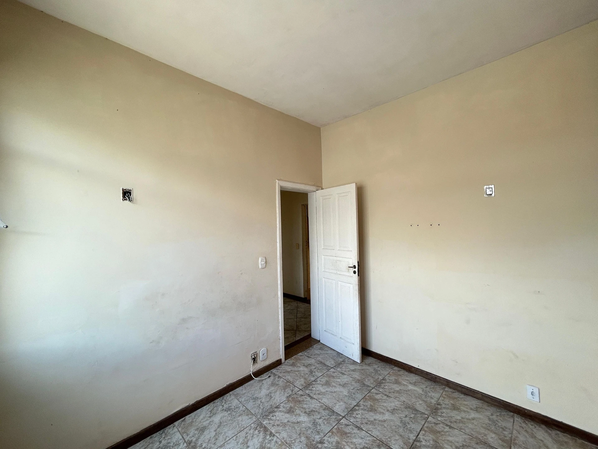 3-bedroom apartment with a walk-in closet — photo 43