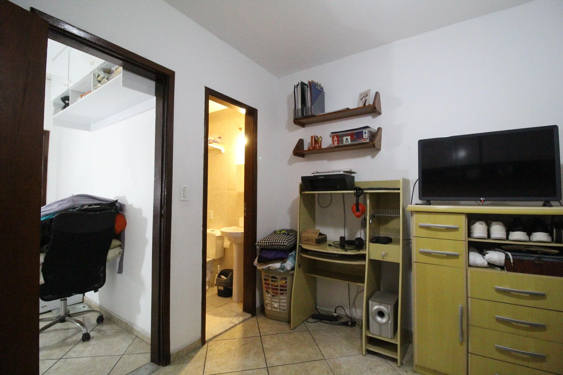 Rental house with 2 bedrooms and a washing machine — photo 38