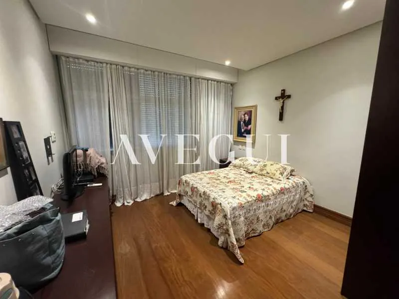 Apartment with 5 bedrooms and a balcony — photo 25