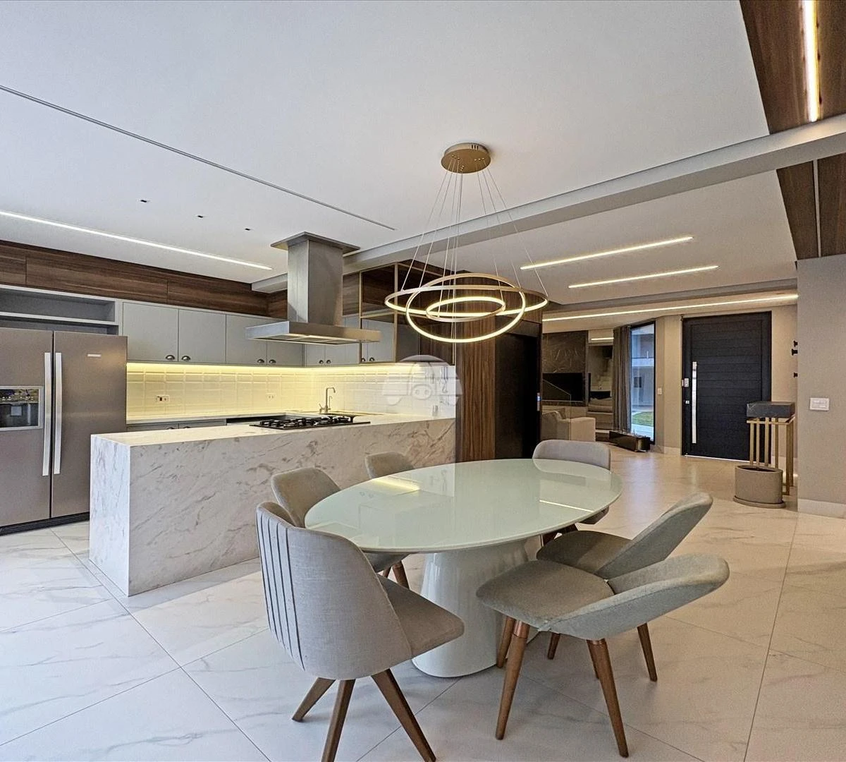 Furnished 293 m² house with open-plan kitchen — photo 25