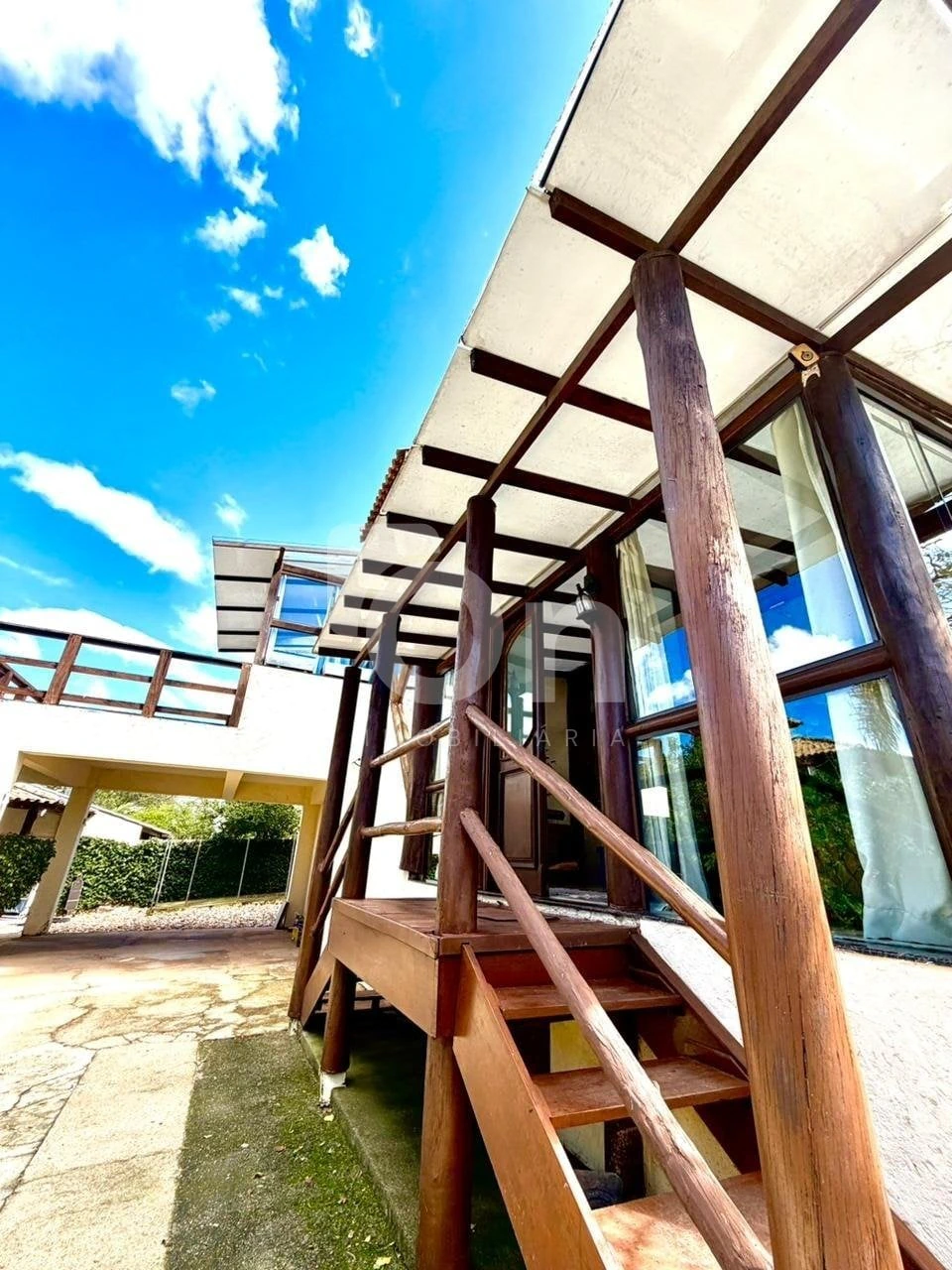 Furnished house, 224 m², with floor-to-ceiling windows — photo 26