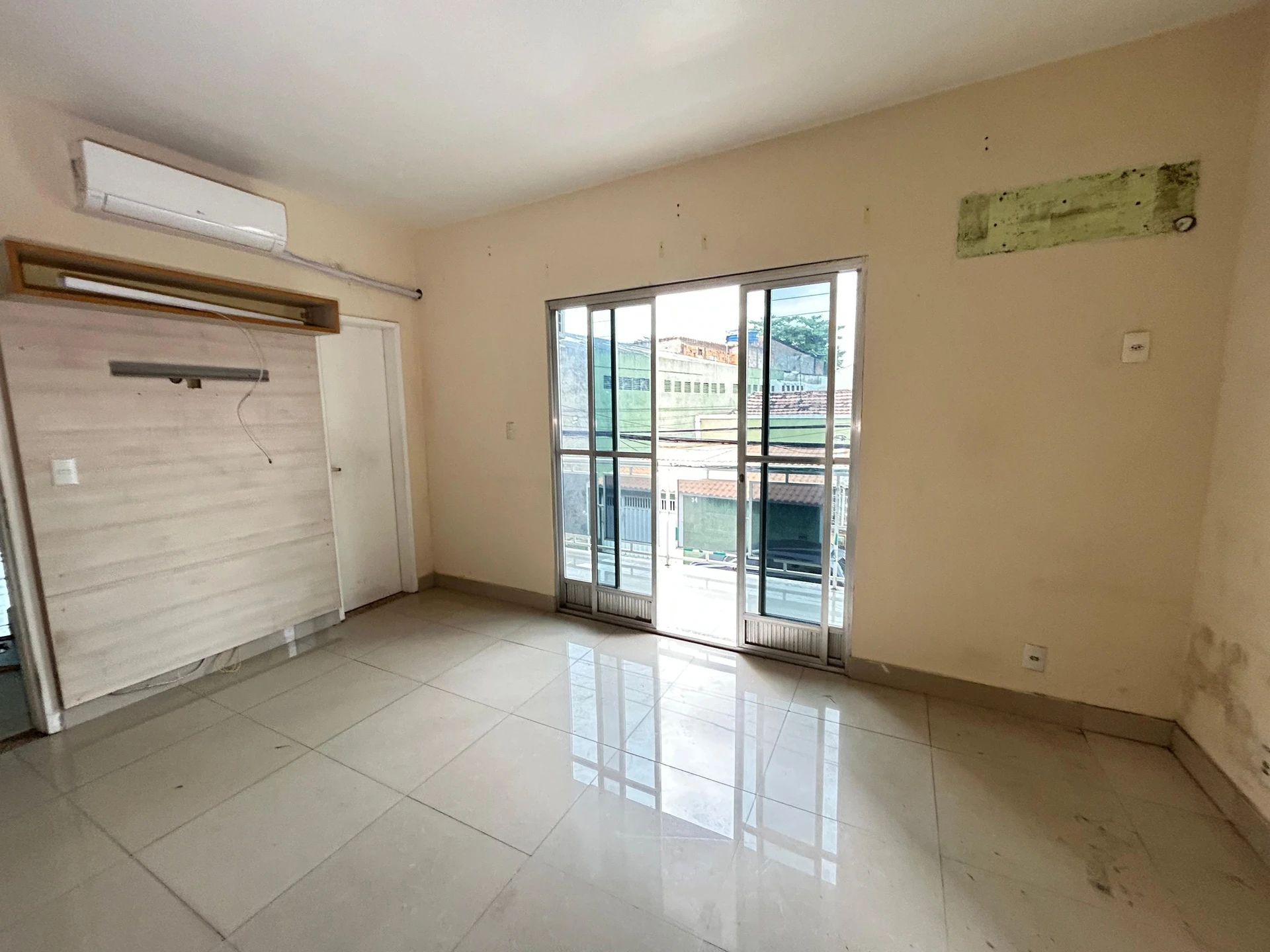 House, 300 m², with a walk-in closet — photo 51