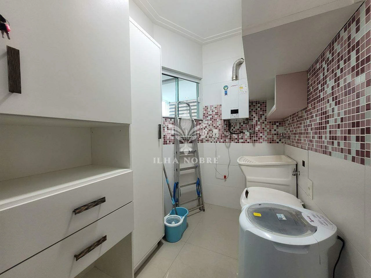 3-bedroom house with a grill on the balcony in Florianópolis — photo 20