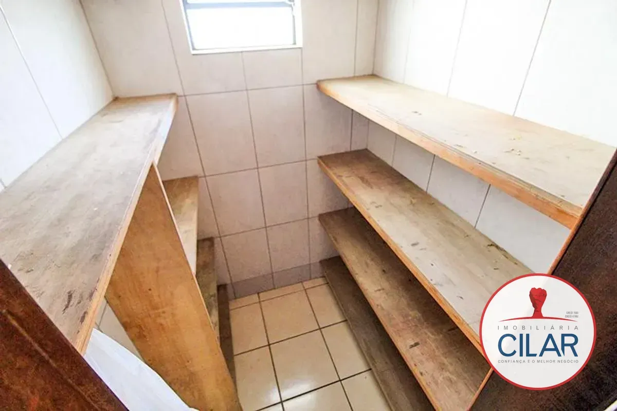 Bathtub in a 4-bedroom house, 280 m² — photo 13