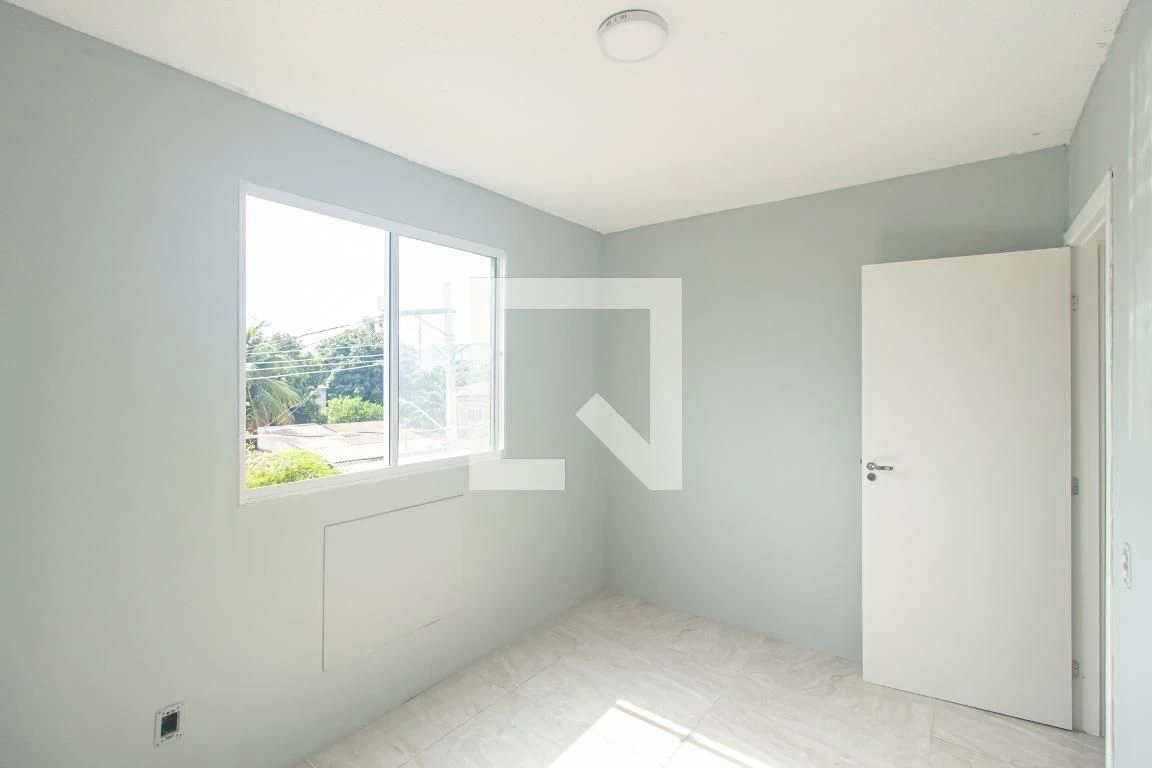 Apartamento com 2 quartos e 1 vaga, pisos de cerâmica — photo 27