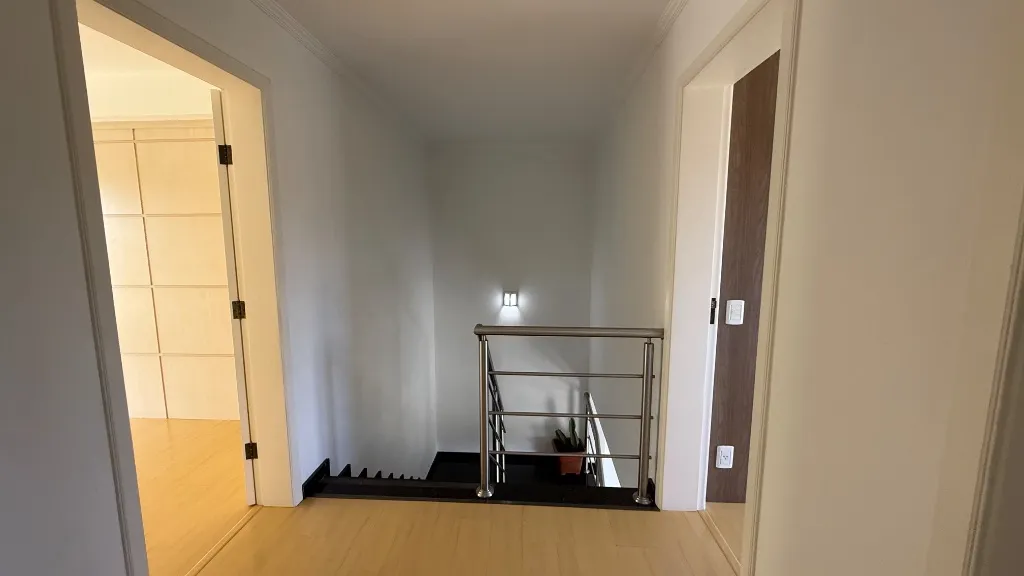 3-bedroom house with a bathtub in Curitiba — photo 17