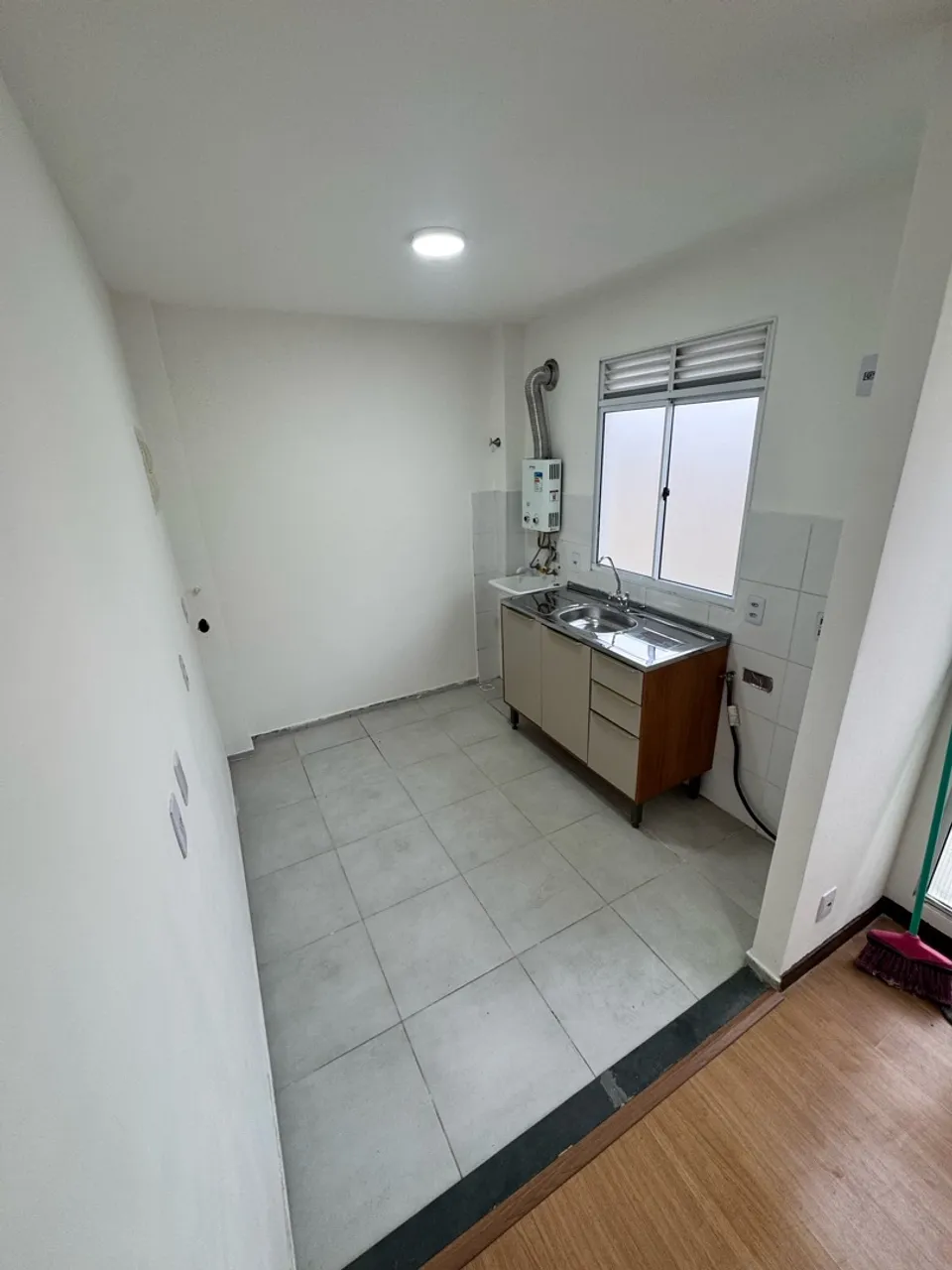 Wood or laminate floors in a 2-bedroom apartment, 42 m² — photo 2