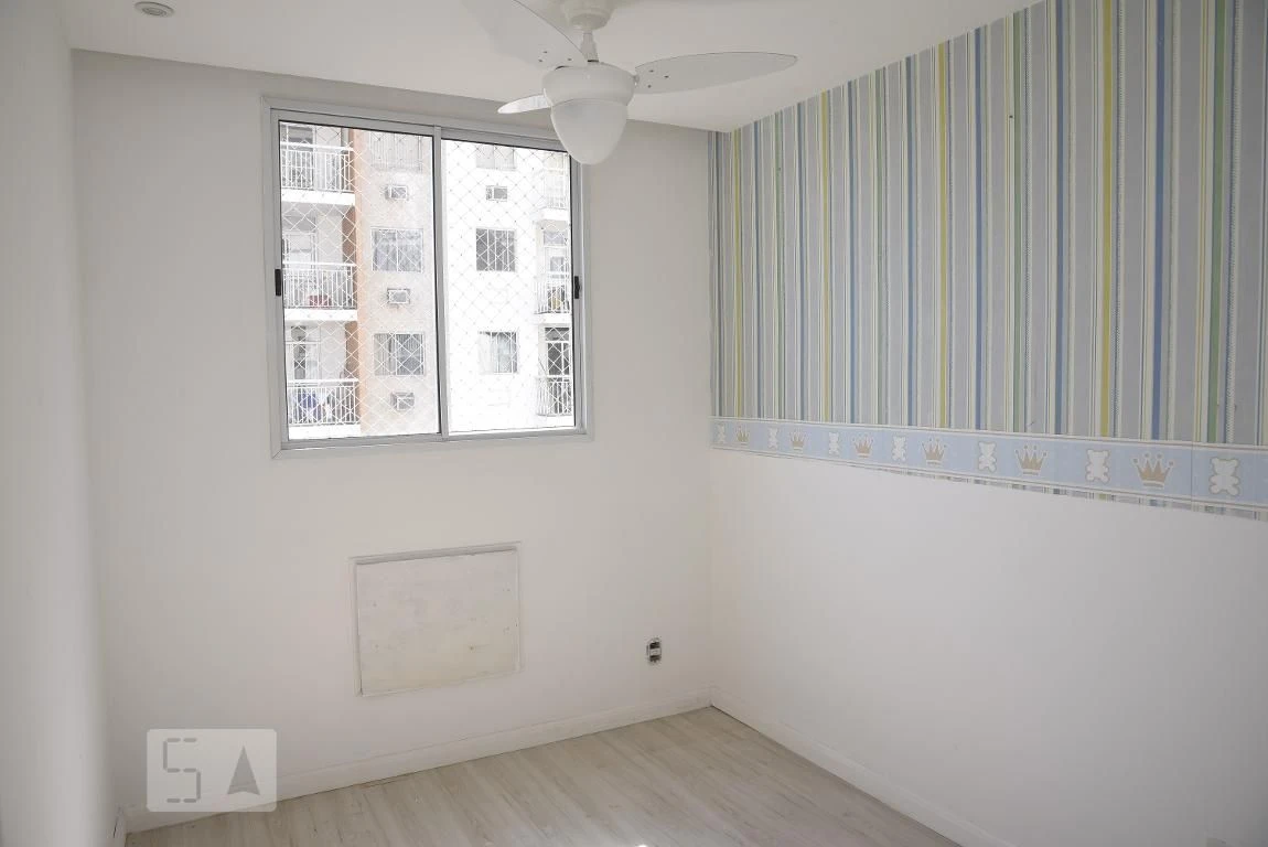 Wood or laminate floors in a 2-bedroom apartment, 48 m² — photo 17