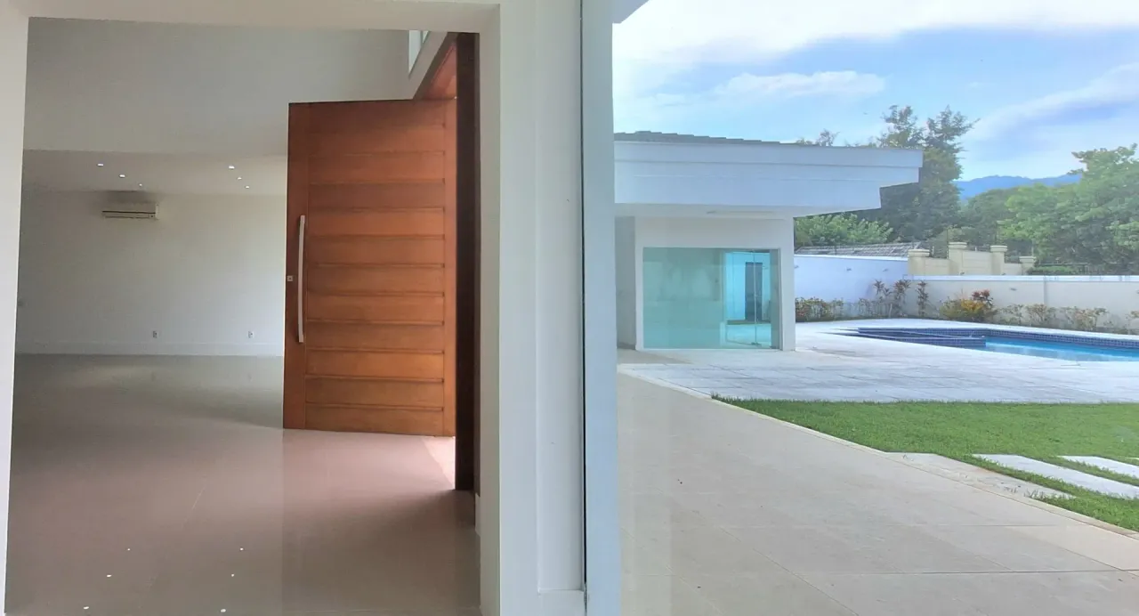 House with 900 m², 5 bedrooms and 4 parking spots — photo 7