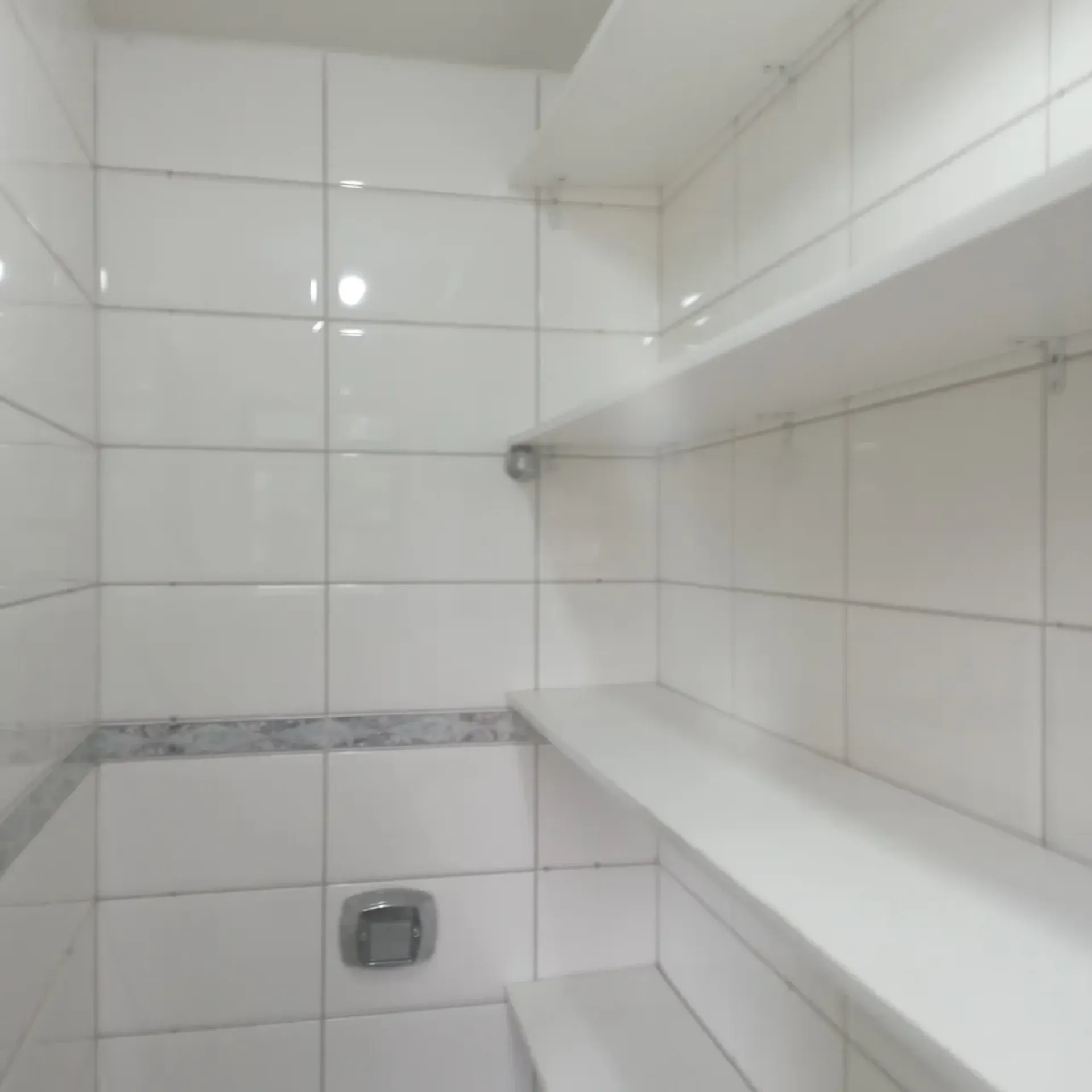 Apartamento com box de vidro no banheiro e 1 vaga — photo 23