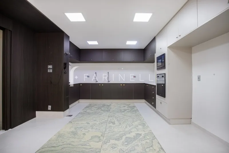 Floor-to-ceiling windows in a 3-bedroom apartment, 465 m² — photo 31