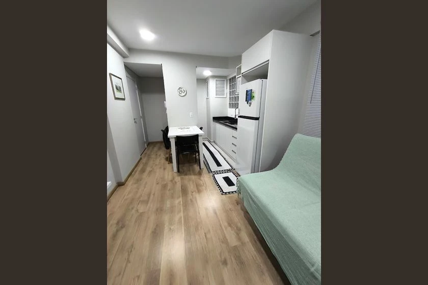 Furnished 1-bedroom apartment with an en-suite — photo 2