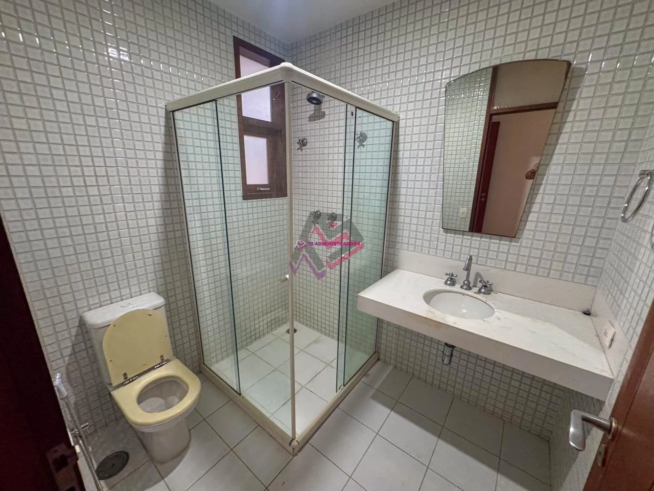 600 m² house with 4 bedrooms and a closed kitchen — photo 7