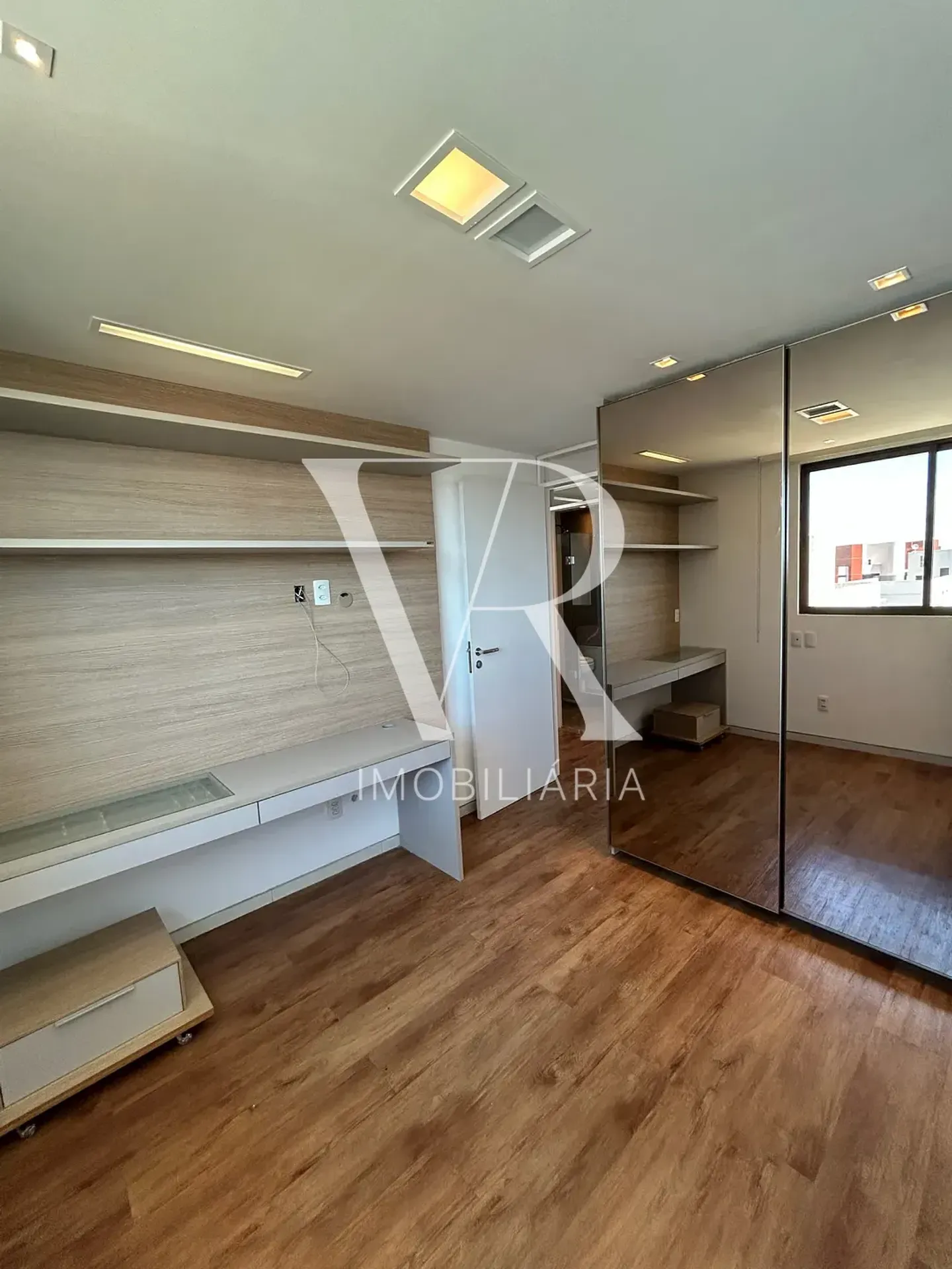 Apartamento de alquiler con 2 dormitorios y 2 baños — photo 2