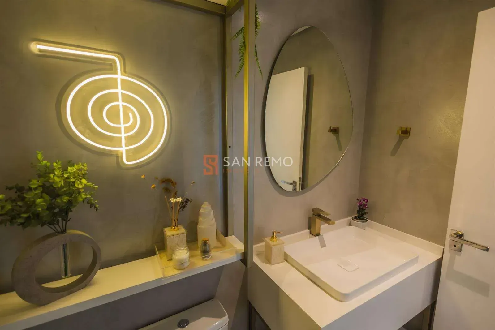 Apartamento mobiliado com 4 quartos e 230 m² — photo 59