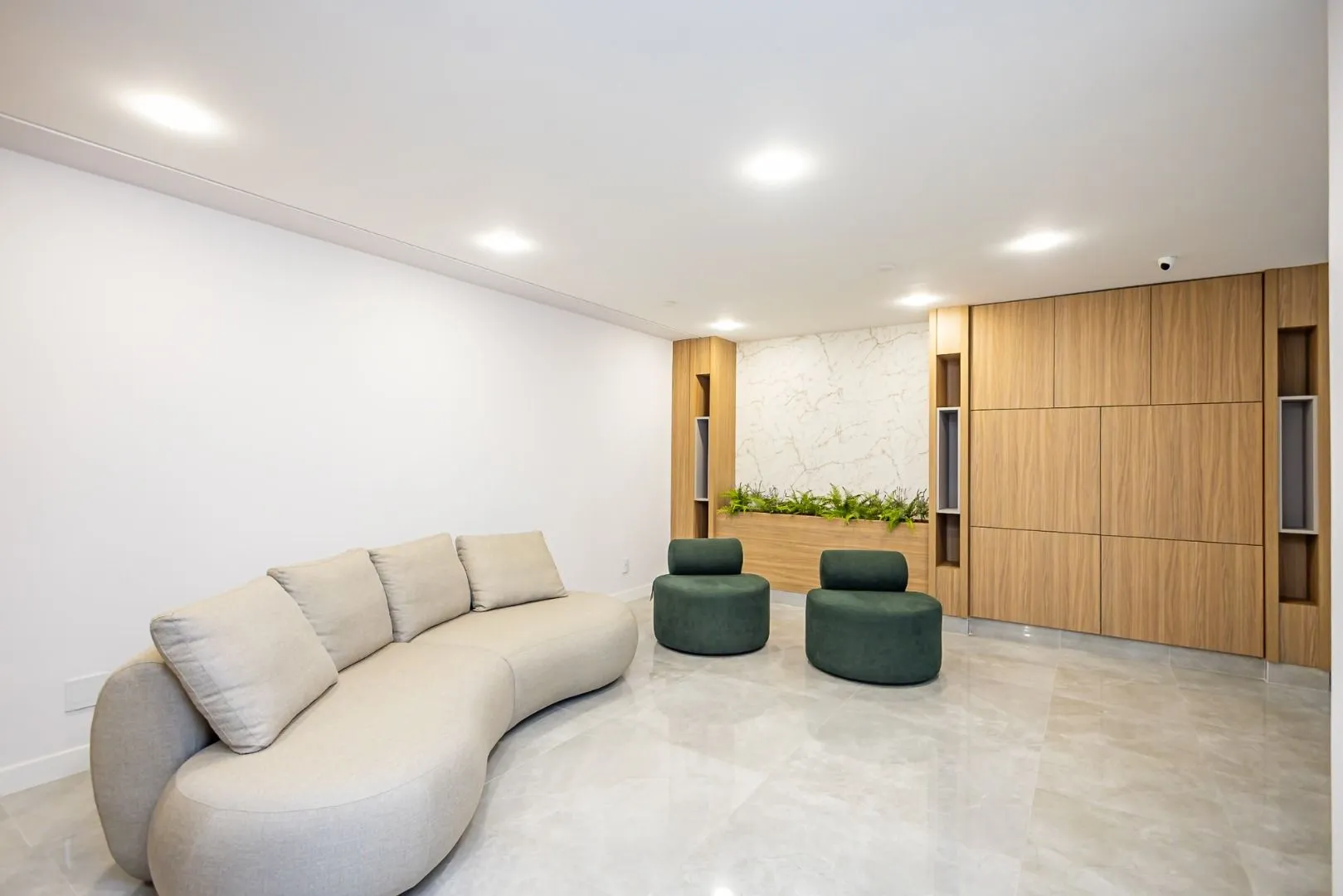 Furnished 2-bedroom apartment with 1 parking space — photo 30