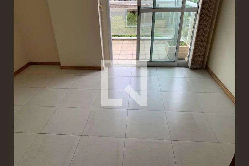 296 m² apartment with 4 bedrooms and 3 parking spots