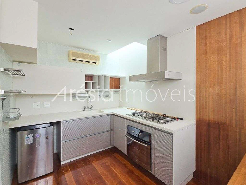 House with 3 en-suite bedrooms and 8 bathrooms 1100 m² — photo 25