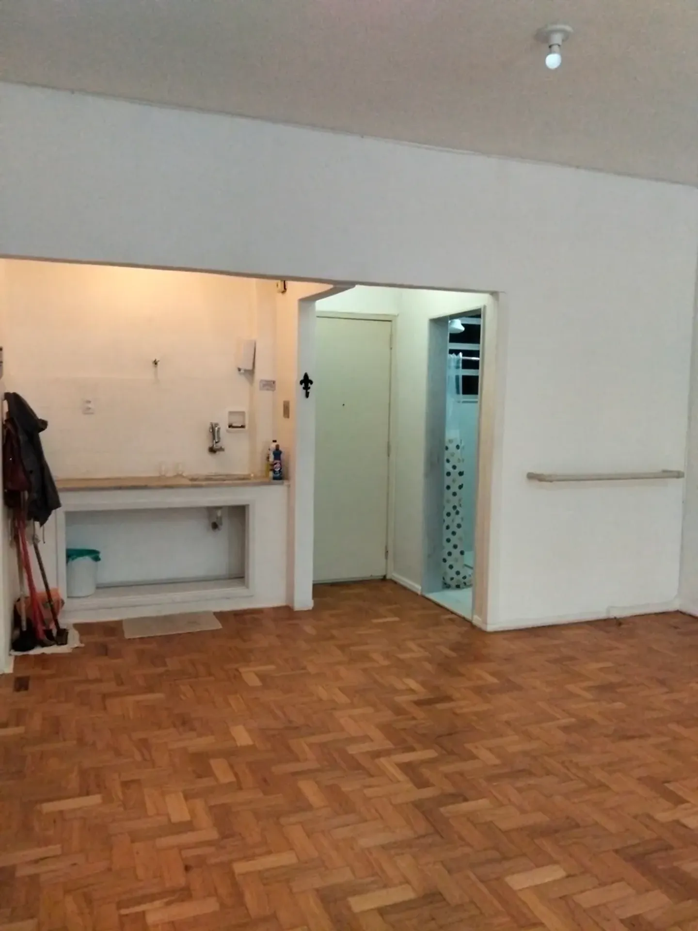 Apartamento, 42 m², com piso de madeira ou laminado — photo 3
