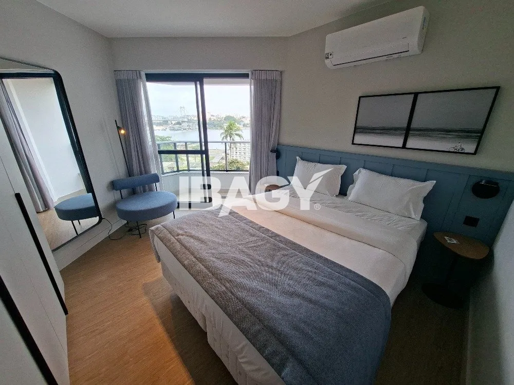 Studio with a glassed-in balcony and open-plan kitchen — photo 240