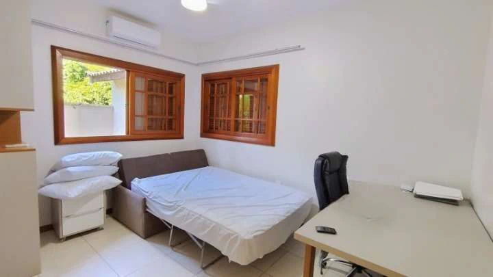 Casa de 250 m² com 4 quartos e jardim privativo — photo 5