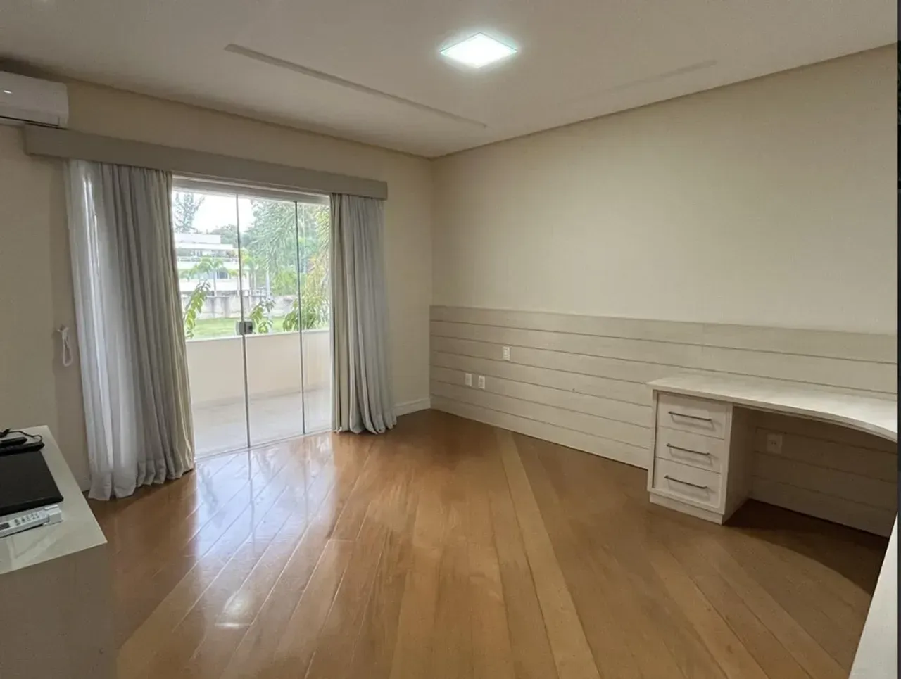 House with 5 bedrooms and 5 bathrooms, 830 m² — photo 21