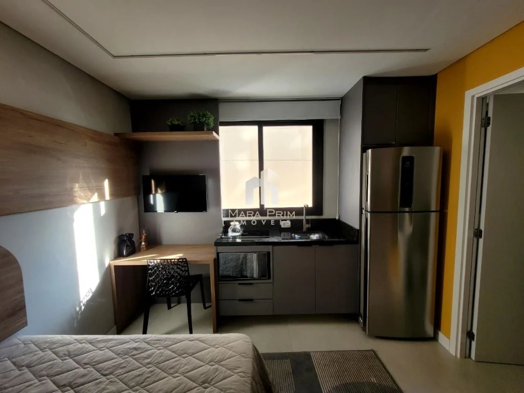 Студия 17 м² с панорамными окнами и рабочим местом — photo 4