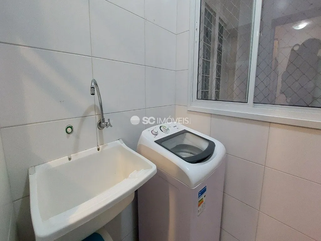 2-bedroom apartment with a washing machine in Florianópolis — photo 14