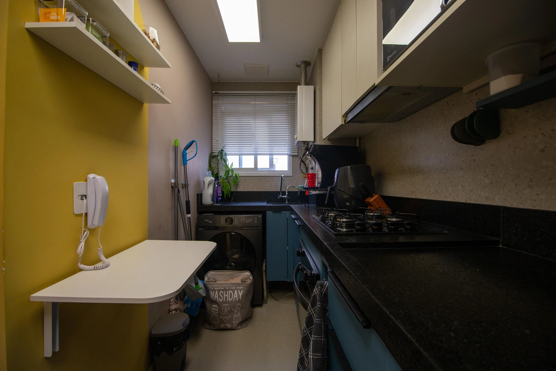One-bedroom apartment in a building with a gym — photo 6