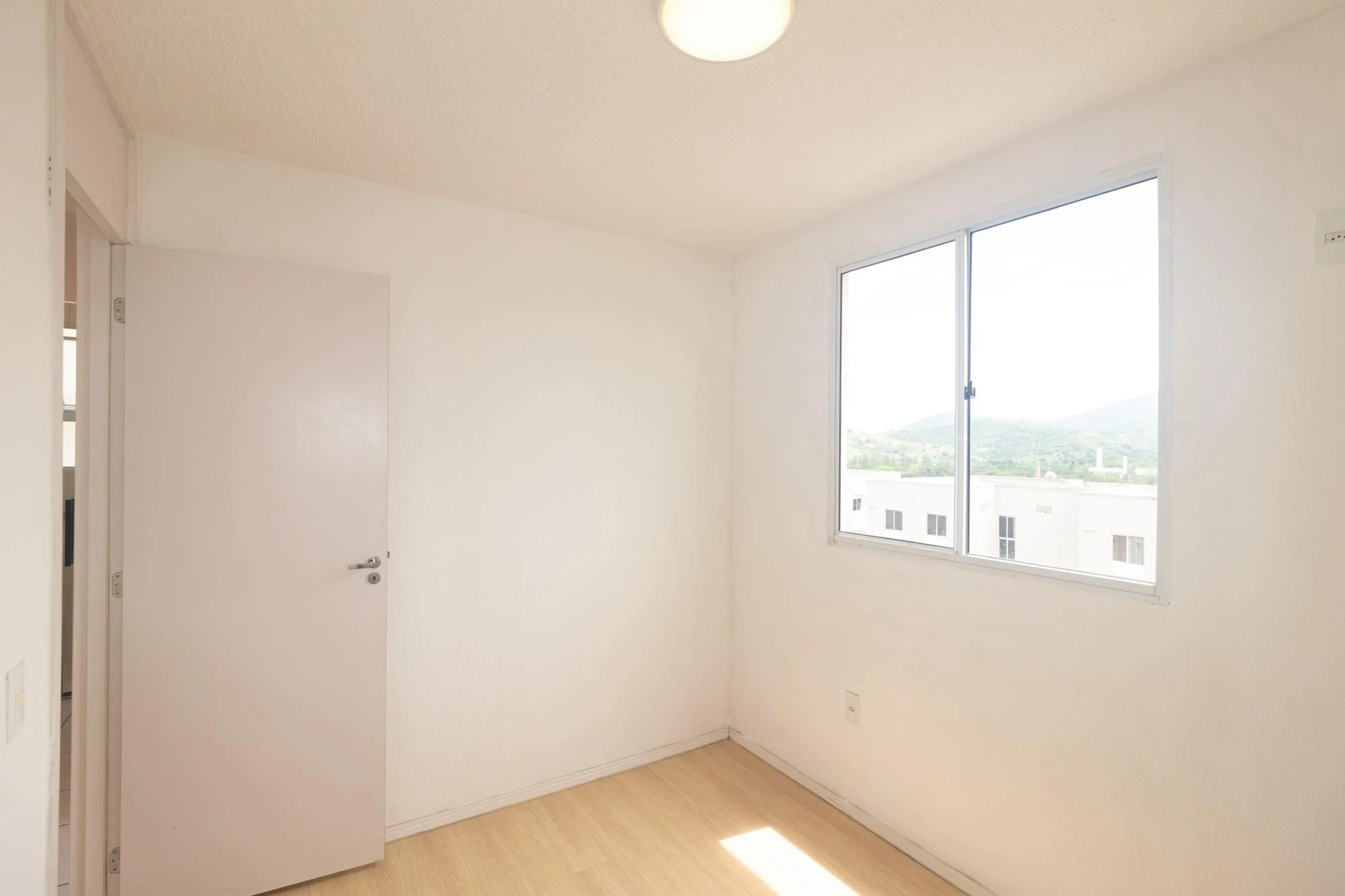 Mountain view in a 2-bedroom apartment, 37 m² — photo 28