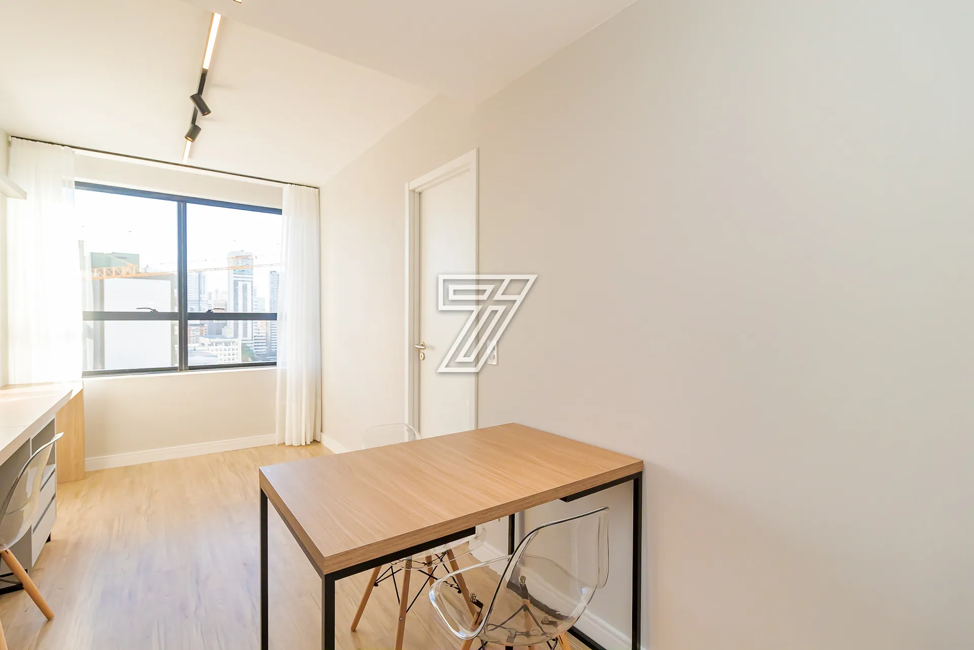 Floor-to-ceiling windows in a one-bedroom apartment, 29 m² — photo 39