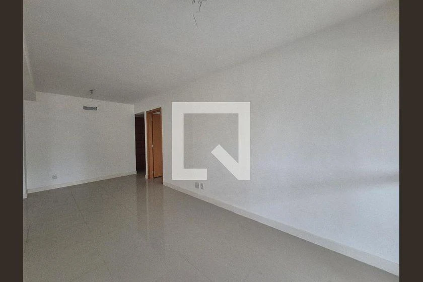 3-bedroom apartment in a building with a gym — photo 9