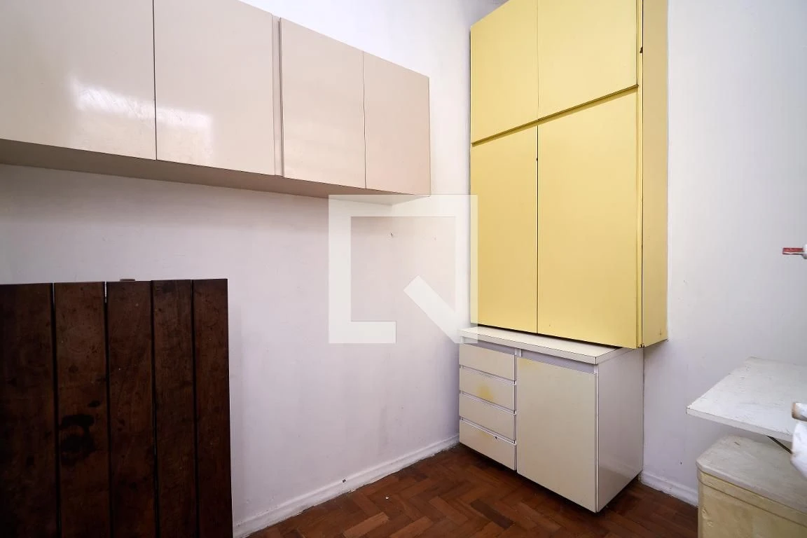 2-bedroom apartment with a bathtub — photo 21