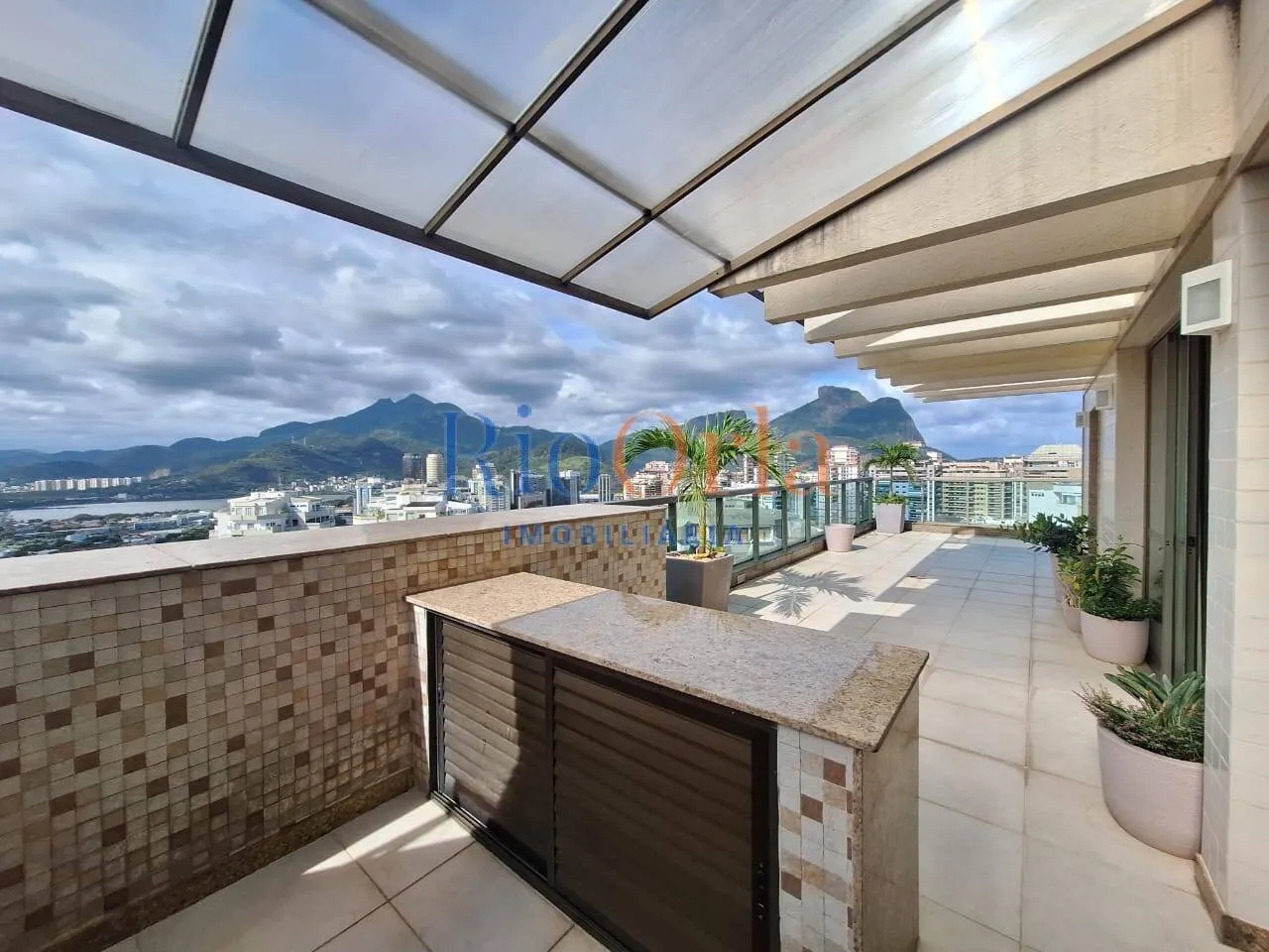 Furnished apartment with 4 bedrooms and enclosed balcony — photo 7