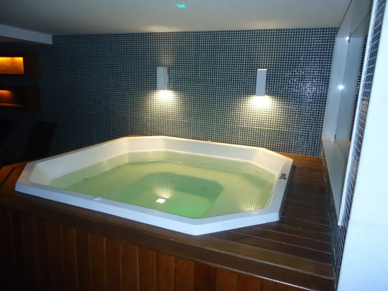 90 m² apartment with 2 bedrooms and a balcony — photo 16