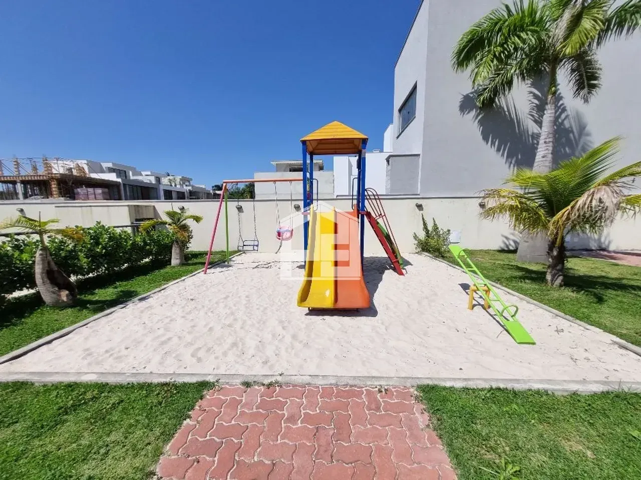 Triplex house with 4 bedrooms and 5 bathrooms, 2 parking — photo 29
