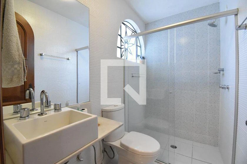 House with 5 bedrooms, gas stove and 650 m² — photo 40