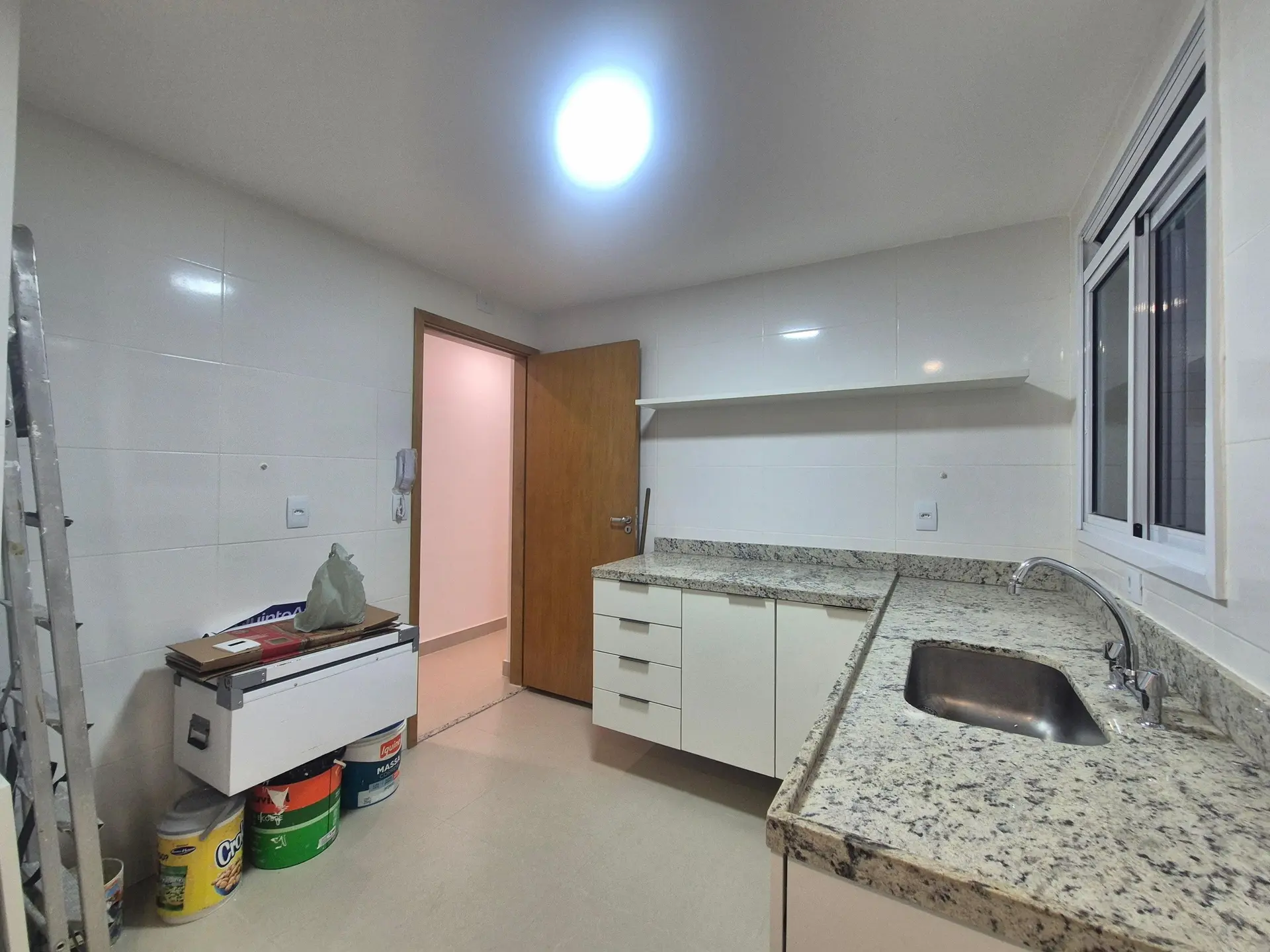 3-bedroom apartment with a grill on the balcony — photo 32