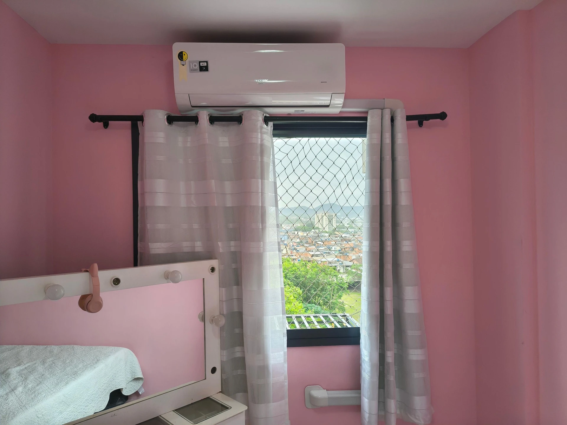 3-bedroom apartment with a mountain view — photo 16