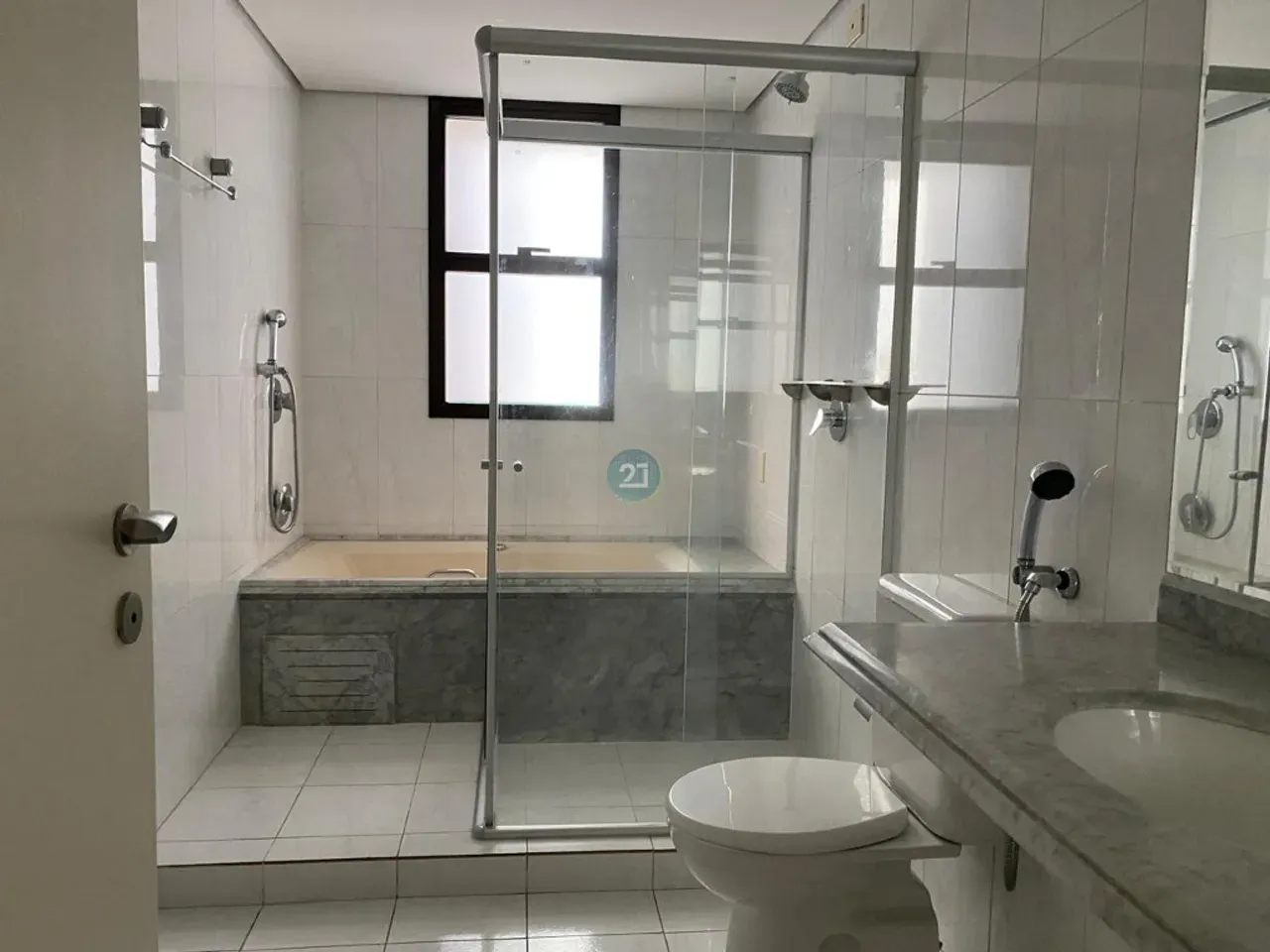 Apartamento de 230 m² con 3 suites y despacho — photo 25